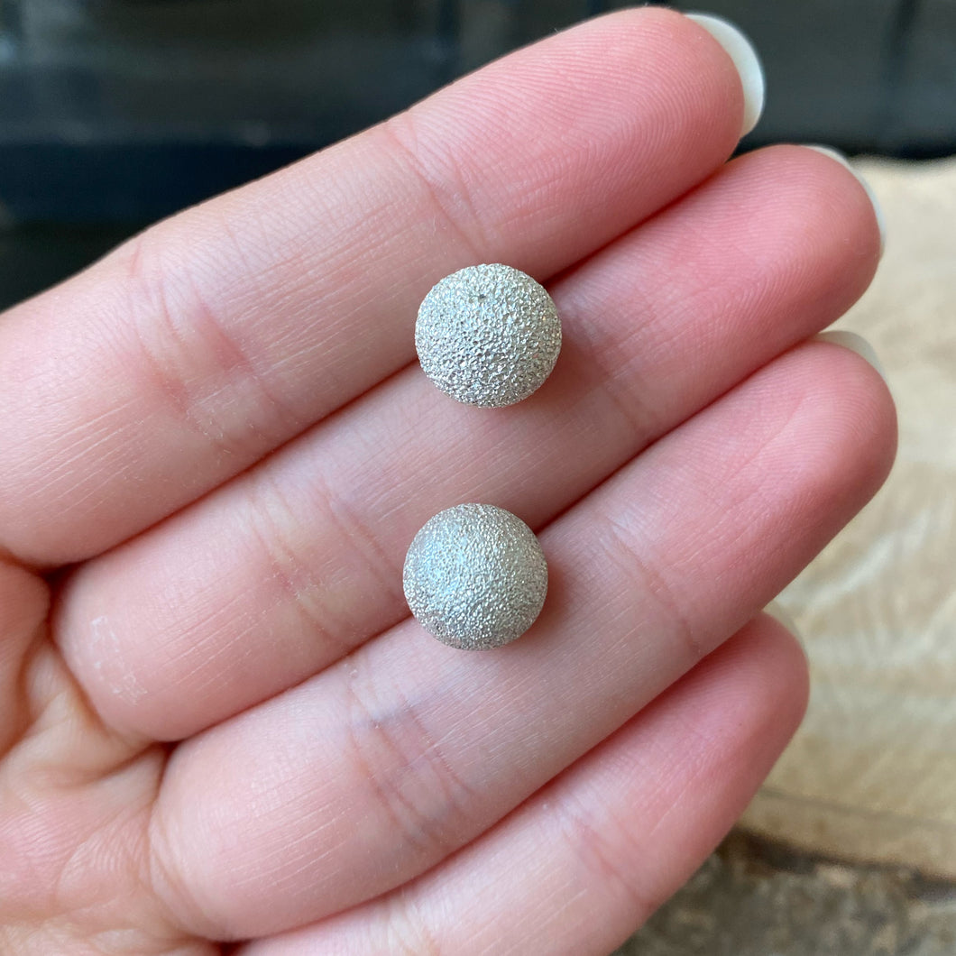 Aretes de Plata 0.925 con diseño de Bola de Fuego