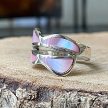 Cargar imagen en el visor de la galería, Anillo de Plata 0.925 con Madreperla Rosa. Talla 8.5
