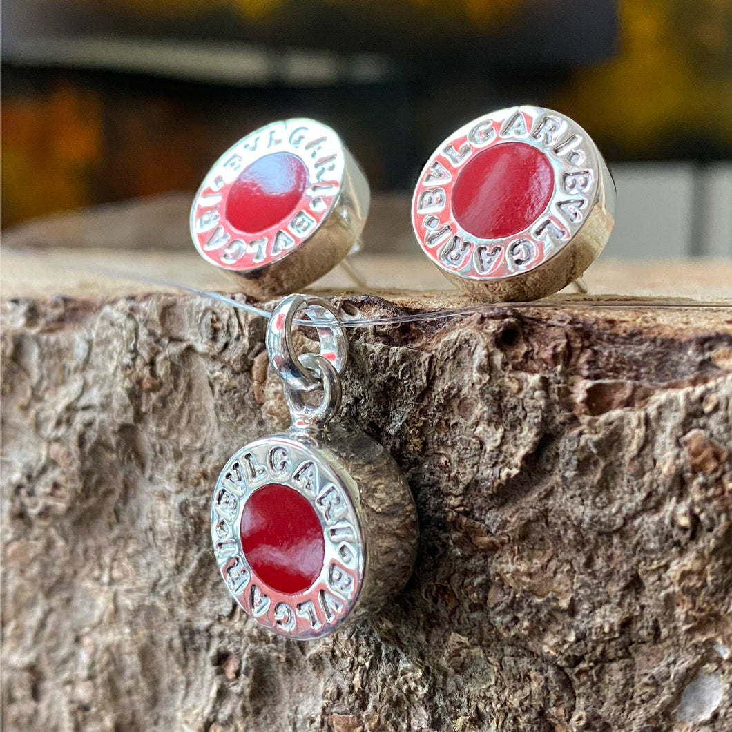Juego de dije y aretes en plata 0.925 con acrílico rojo BVLGARI